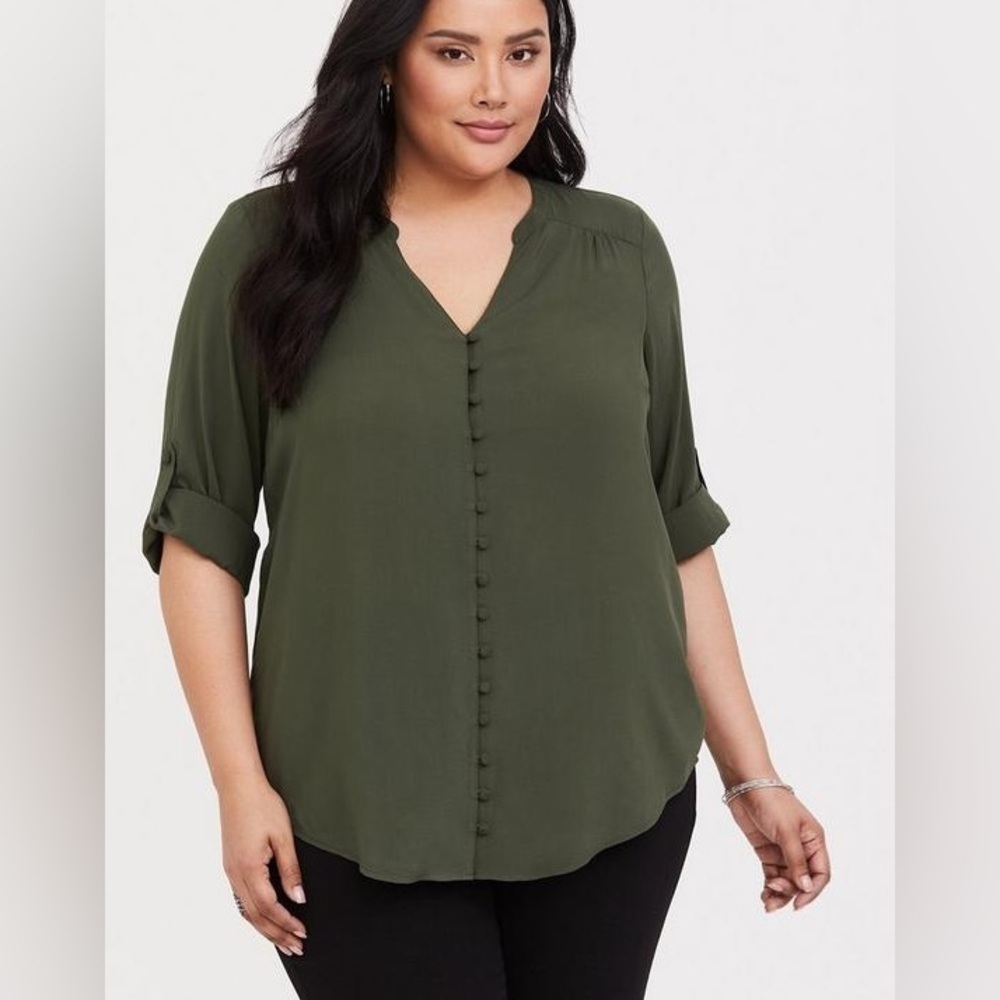 Torrid Harper Challis Button-Front 3/4 Sleeve Blo… - image 2